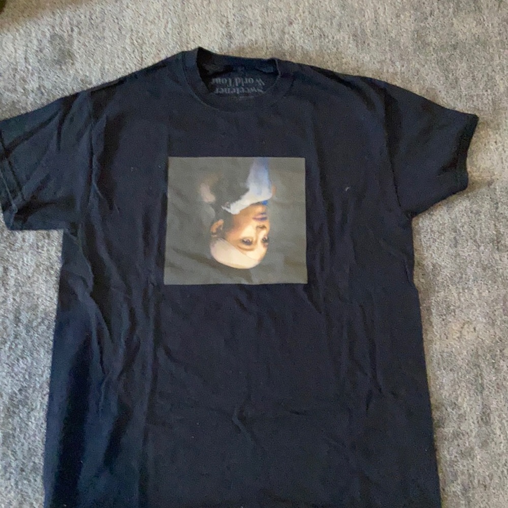 Ariana Grande concert Tshirt